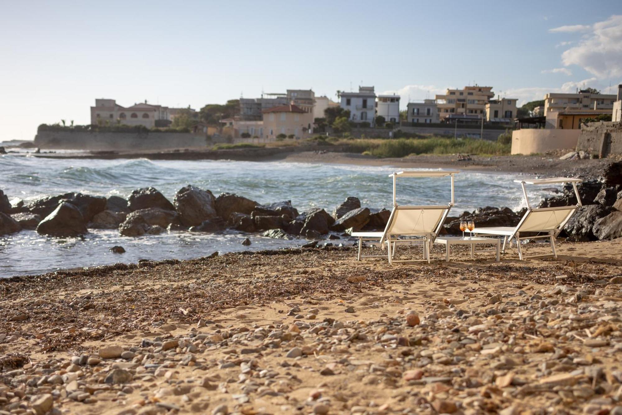 Le Suites Sul Mare Di Esterina Civitavecchia Εξωτερικό φωτογραφία