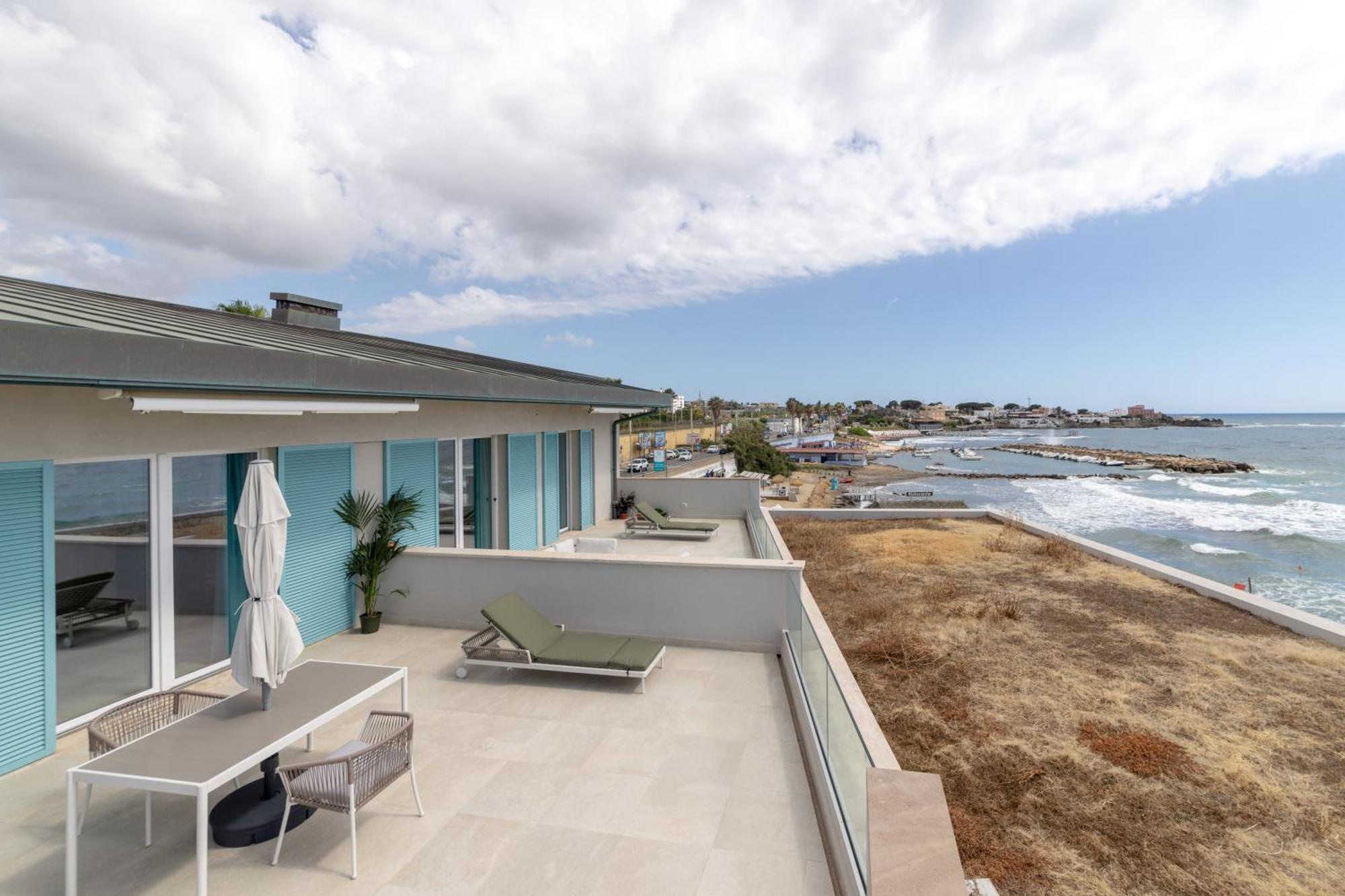 Le Suites Sul Mare Di Esterina Civitavecchia Εξωτερικό φωτογραφία